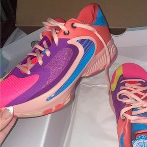 Nike Freak 4 basketball shoes